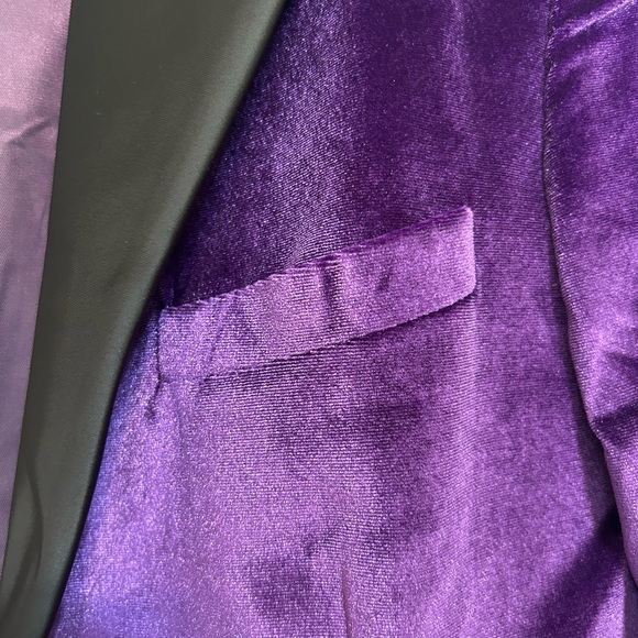 Men’s Coofandy Elegant Purple Velvet Blazer - Picture 6 of 9